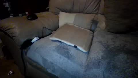 Snapshot of chippy70 chatting on April 2026 06:18:01 AM chippy70 online show from April 2026 06:18:01 AM