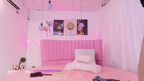 sophia online show from January 2025 04:52:01 AM