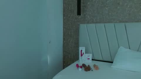 Abby 19 years online show from December 2024 05:07:02 PM