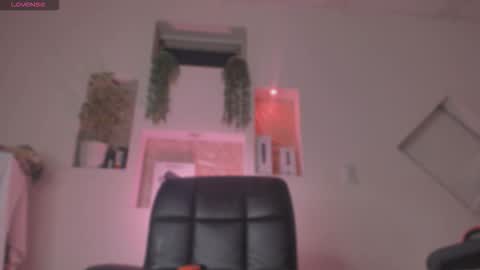 chloe_cooperr online show from September 2025 02:36:02 AM