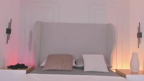 Chloe online show from November 2025 12:17:01 PM