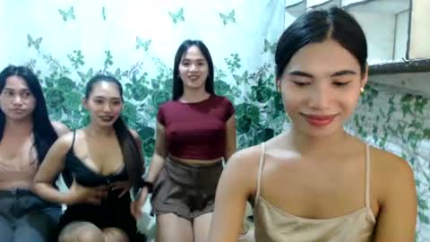Snapshot of chloe_harlot chatting on June 2026 02:52:01 PM chloe and harlot online show from June 2026 02:52:01 PM