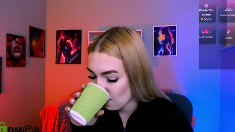 chloe_ley online show from May 2026 10:12:01 AM