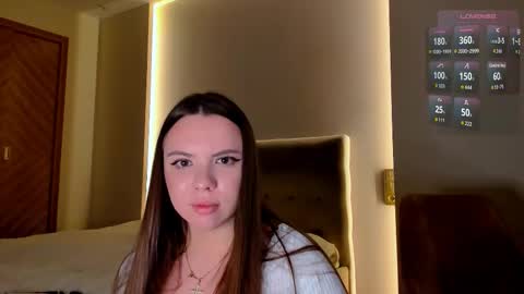 Snapshot of chloe_loo chatting on October 2025 06:17:02 PM Chloe online show from October 2025 06:17:02 PM