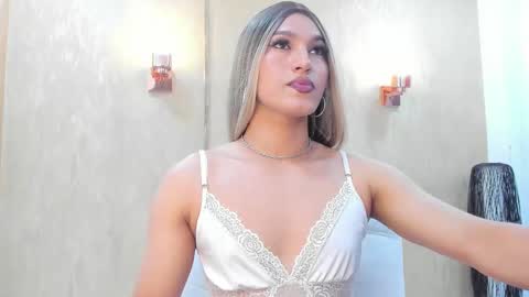 chloe_luxury online show from March 2026 09:55:01 PM