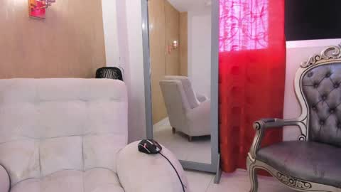 chloe_luxury online show from May 2026 02:46:02 PM