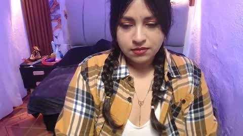 chloe_smith5 online show from November 2025 02:39:02 PM