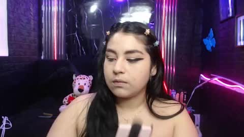 Snapshot of chloe_smith5 chatting on April 2026 01:25:02 PM chloe_smith5 online show from April 2026 01:25:02 PM
