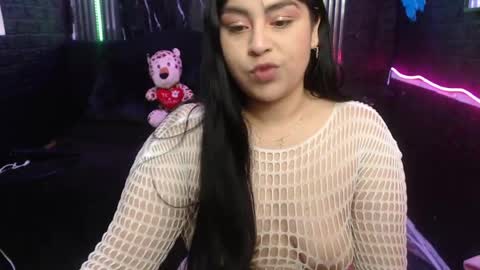 Snapshot of chloe_smith5 chatting on April 2026 01:52:02 PM chloe_smith5 online show from April 2026 01:52:02 PM