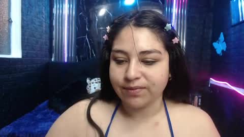 Snapshot of chloe_smith5 chatting on June 2026 01:27:01 PM chloe_smith5 online show from June 2026 01:27:01 PM
