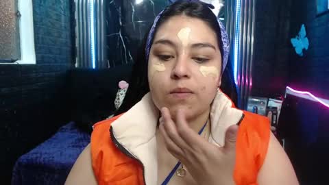 Snapshot of chloe_smith5 chatting on June 2026 01:28:01 PM chloe_smith5 online show from June 2026 01:28:01 PM