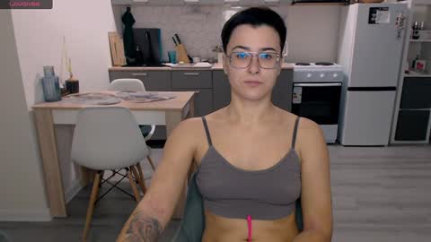 Snapshot of chloe_x_ chatting on December 2024 11:34:01 AM Eva and Sandra online show from December 2024 11:34:01 AM