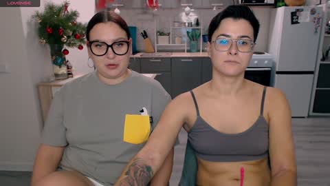 Snapshot of chloe_x_ chatting on December 2024 12:37:01 PM Eva and Sandra online show from December 2024 12:37:01 PM