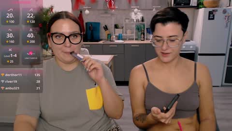 Snapshot of chloe_x_ chatting on December 2024 07:13:02 PM Eva and Sandra online show from December 2024 07:13:02 PM