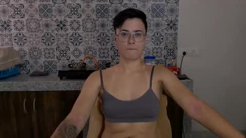 Snapshot of chloe_x_ chatting on February 2025 08:06:02 AM Eva and Sandra online show from February 2025 08:06:02 AM