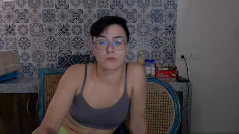 Snapshot of chloe_x_ chatting on March 2025 08:44:01 AM Eva and Sandra online show from March 2025 08:44:01 AM