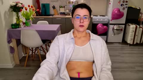 Snapshot of chloe_x_ chatting on February 2026 08:16:01 PM Eva and Sandra online show from February 2026 08:16:01 PM