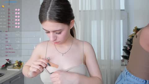 Snapshot of chloealice chatting on January 2025 10:06:02 AM Megan and Jeniffer online show from January 2025 10:06:02 AM