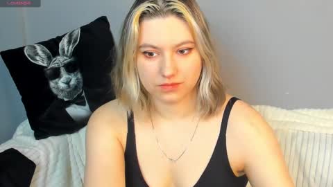 Snapshot of chloebloss0m chatting on February 2025 05:12:01 AM Boni online show from February 2025 05:12:01 AM
