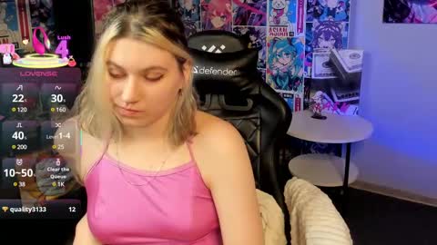 Snapshot of chloebloss0m chatting on February 2025 04:31:01 PM Boni online show from February 2025 04:31:01 PM