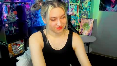 Snapshot of chloebloss0m chatting on March 2025 03:29:01 AM Boni online show from March 2025 03:29:01 AM
