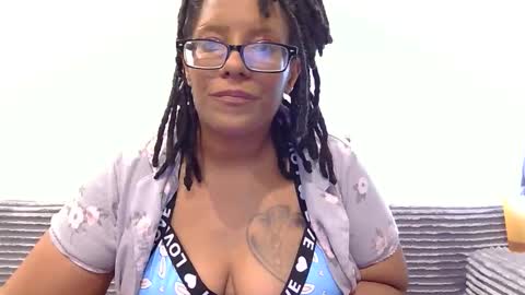 Chloe online show from March 2026 03:12:01 AM