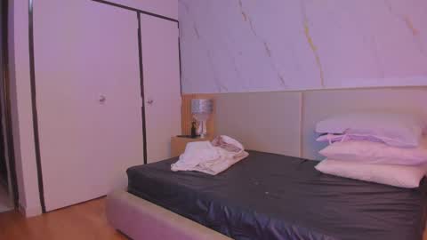 Chloee online show from November 2025 11:36:02 AM