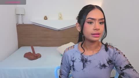 Snapshot of chloemoon8 chatting on January 2026 02:27:02 AM C H L O E online show from January 2026 02:27:02 AM