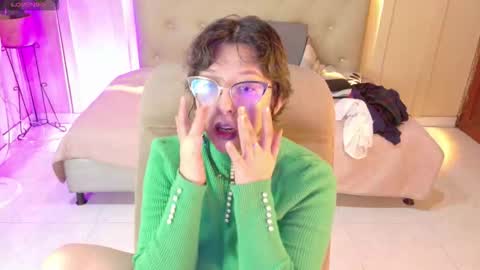 Snapshot of chloerossee chatting on November 2025 01:36:01 AM Chloe rosse online show from November 2025 01:36:01 AM