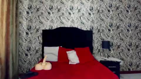 ChloeTurner  online show from October 2025 03:24:02 PM