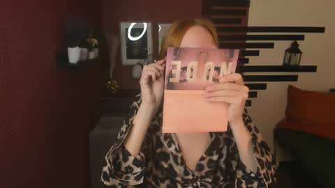 Chloe online show from November 2025 02:27:02 PM