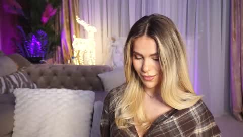 Chloe online show from December 2025 09:46:02 PM