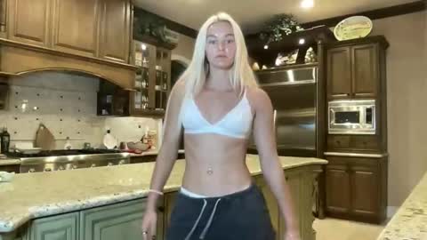 Chloe Babe online show from April 2026 06:17:02 AM