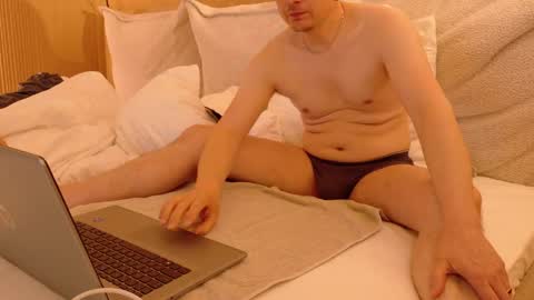 chlover855 online show from April 2026 07:03:02 AM