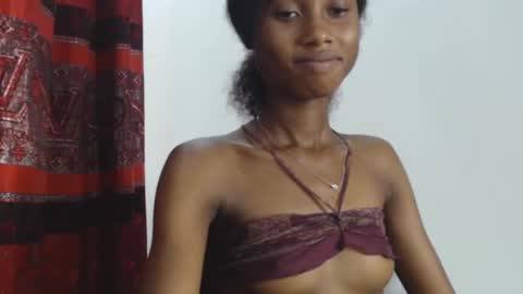 Snapshot of choco_petitqueen chatting on December 2024 03:58:01 PM choco_petitqueen online show from December 2024 03:58:01 PM