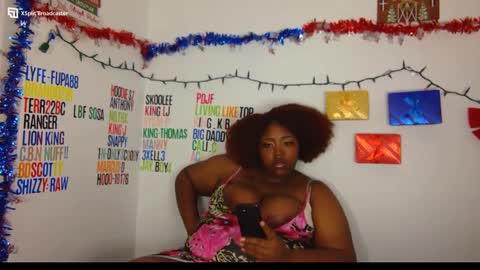 Snapshot of chocolatebunnyxx69 chatting on December 2024 02:27:01 AM Melina online show from December 2024 02:27:01 AM