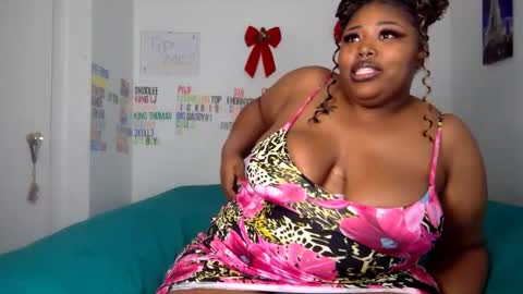 Snapshot of chocolatebunnyxx69 chatting on January 2025 05:51:01 AM Melina online show from January 2025 05:51:01 AM