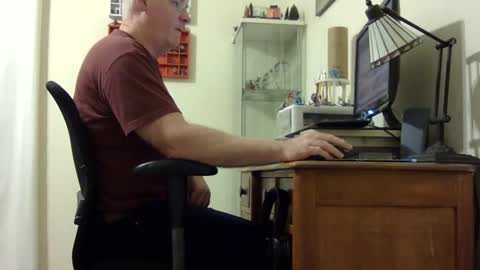 Snapshot of chris2002b chatting on September 2025 04:16:01 AM chris2002b online show from September 2025 04:16:01 AM