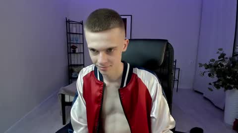   Chris Brown  online show from March 2025 05:39:02 PM