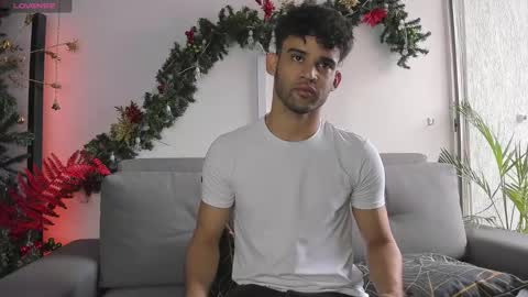 Im Chirs IM MODEL INDEPENDT online show from December 2024 06:10:01 PM