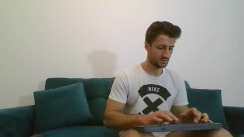 Snapshot of chrisaron chatting on March 2025 04:24:02 AM chrisaron online show from March 2025 04:24:02 AM