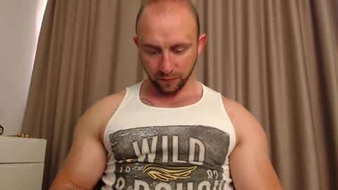 Snapshot of chrisbigbiceps chatting on May 2026 04:01:02 PM chrisbigbiceps online show from May 2026 04:01:02 PM