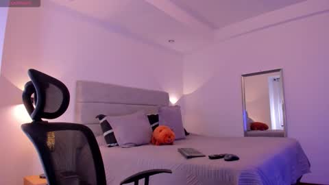 chrismorgan24 online show from October 2025 02:32:01 AM