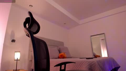 chrismorgan24 online show from December 2025 02:09:02 AM