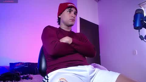 Christian Wang online show from October 2025 06:45:02 PM