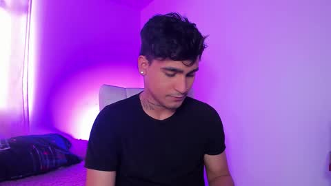 Christian Wang online show from December 2025 08:17:01 PM