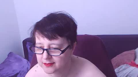 Christa online show from November 2025 12:42:02 AM