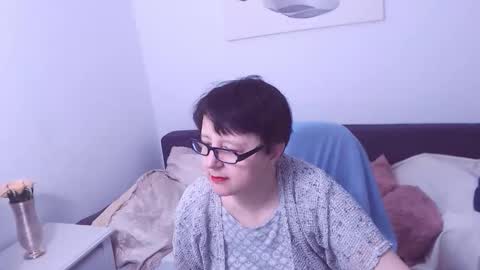 Christa online show from November 2025 08:30:01 PM