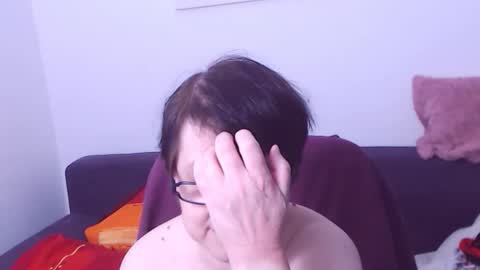 Christa online show from April 2026 07:28:02 PM