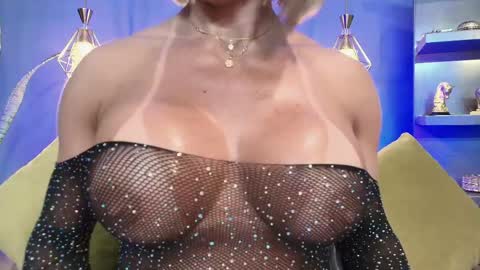 Snapshot of christiekroes chatting on May 2026 12:16:02 AM Christiekroes online show from May 2026 12:16:02 AM